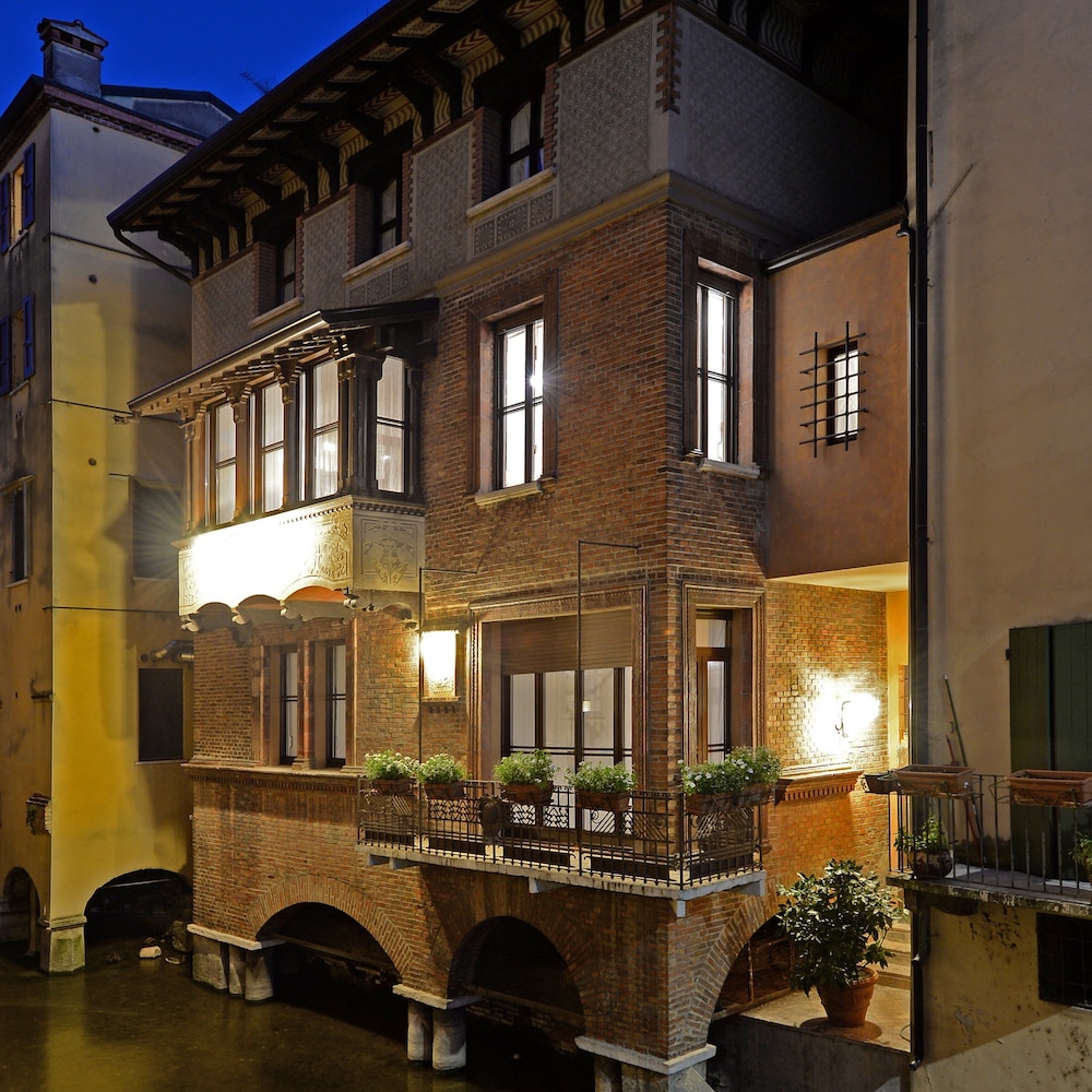 Casa Schirolli