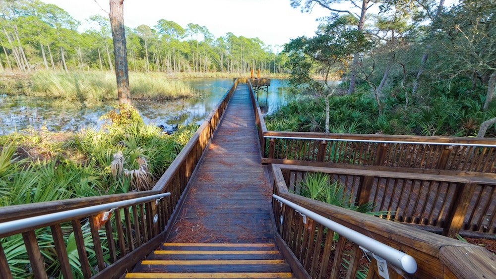 Coastal 3BR Condo With Pool & Shuttle : Snowbird Friendly!