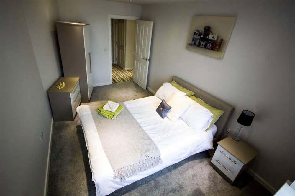 Stayzo Self Catering Accommodation 3 -bradford UK view 5