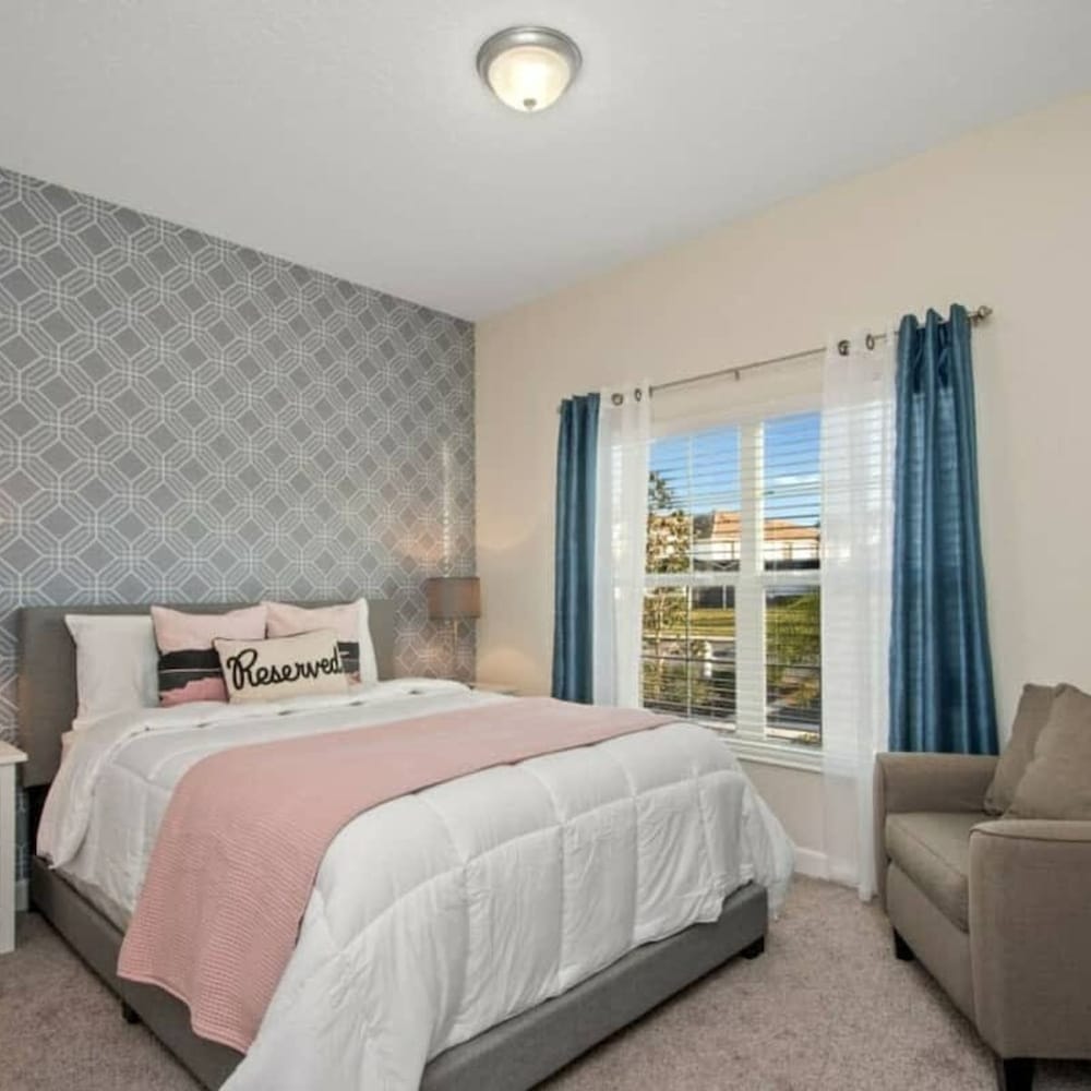 9033 Spectacular 5BD With Private Pool view 3