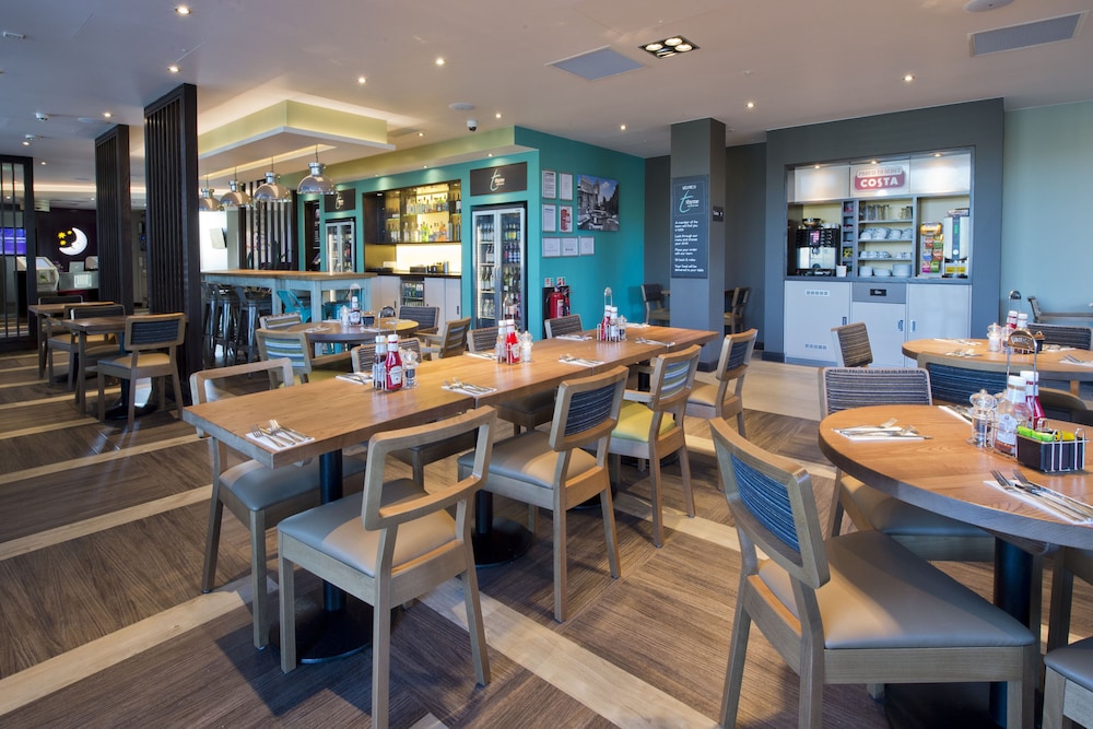 Premier Inn London Tolworth 5