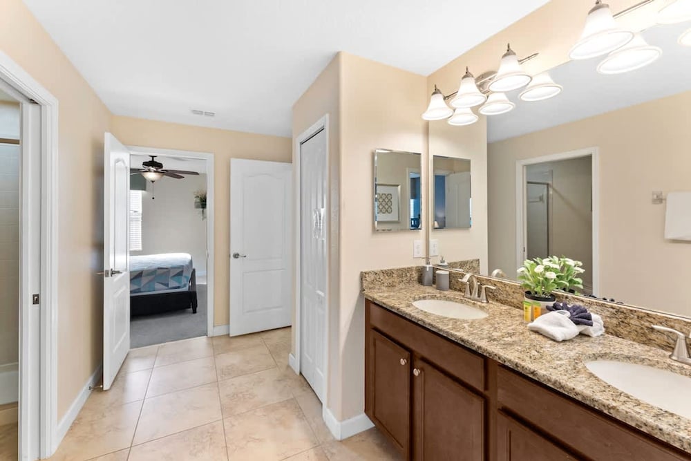 Game Room Large Pool 9BR Disney Area