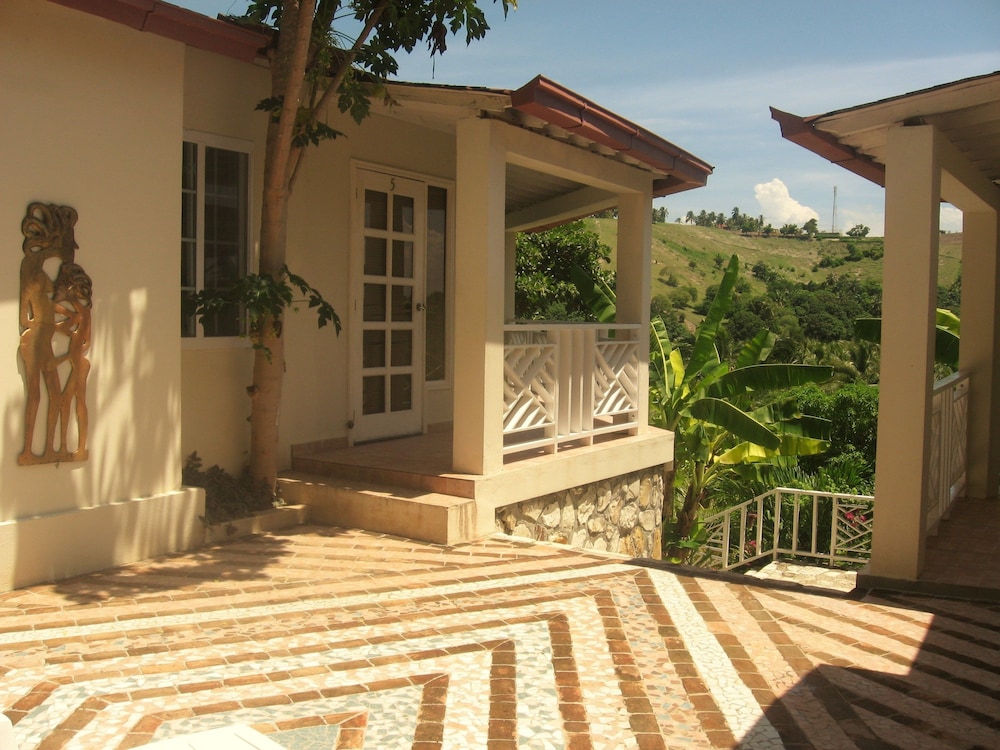 Abaka Bay Resort
