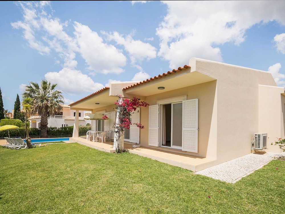 Lively Holiday Home in Albufeira With Private Pool 500m From the Beach view 4