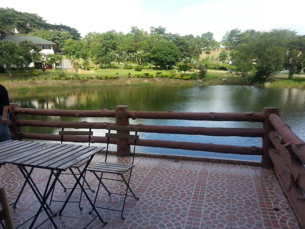 Green Hills Home