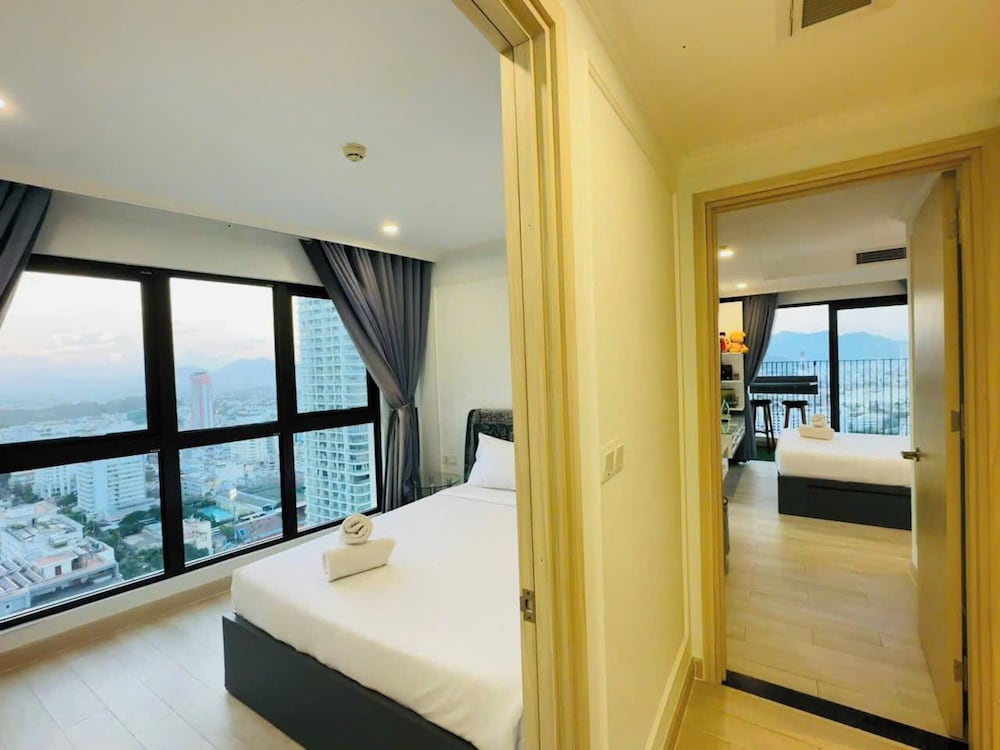 Gold Coast Balcony Serviced Apartment
