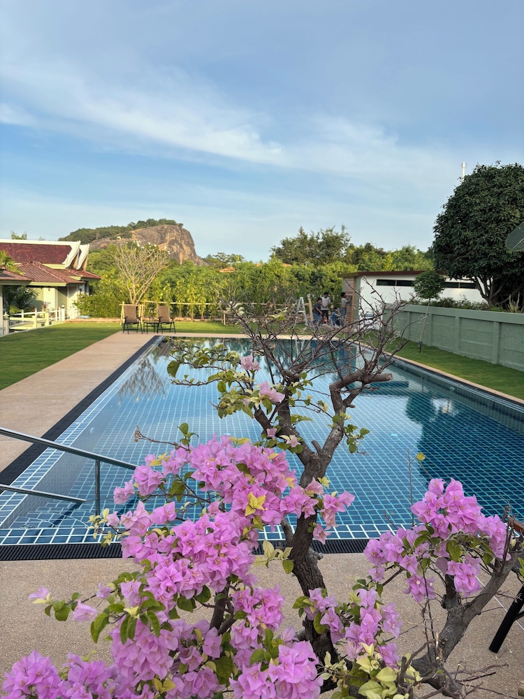 Thirty Degrees in February, Khao Tao, Hua Hin