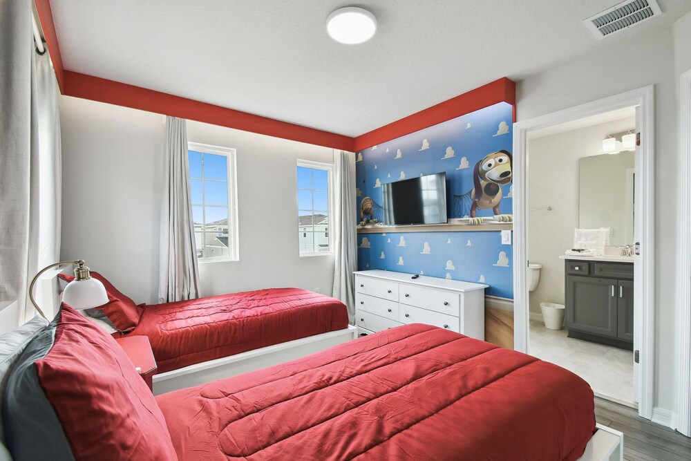 5 BD En-suites, Game Room, Pool, Sleeps 14, Disney