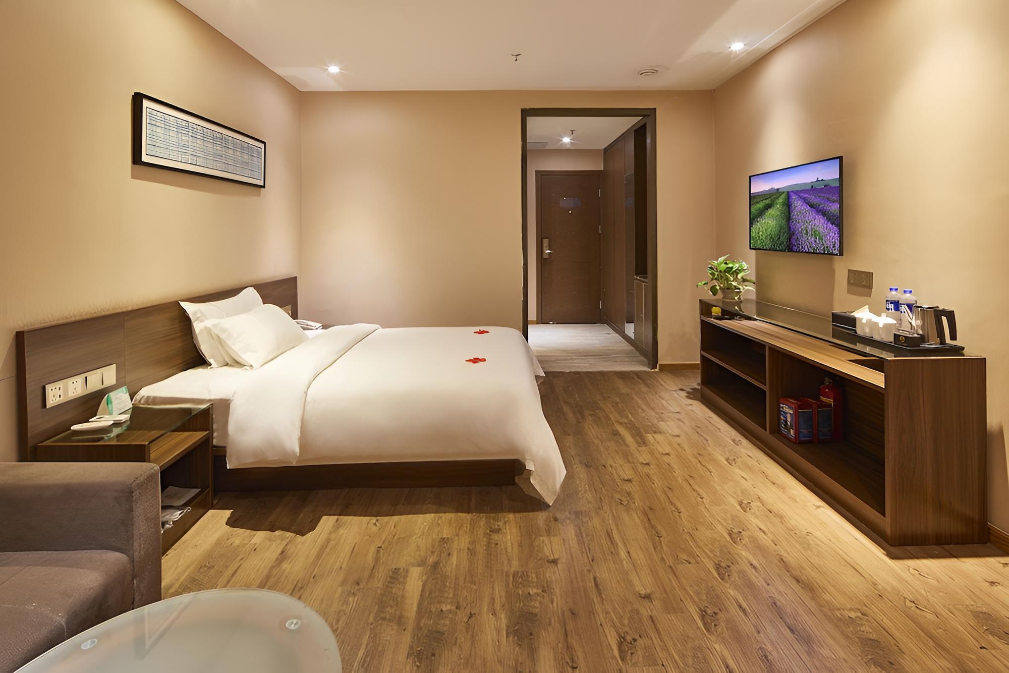 Insail Hotels - Railway Station Guangzhou view 2