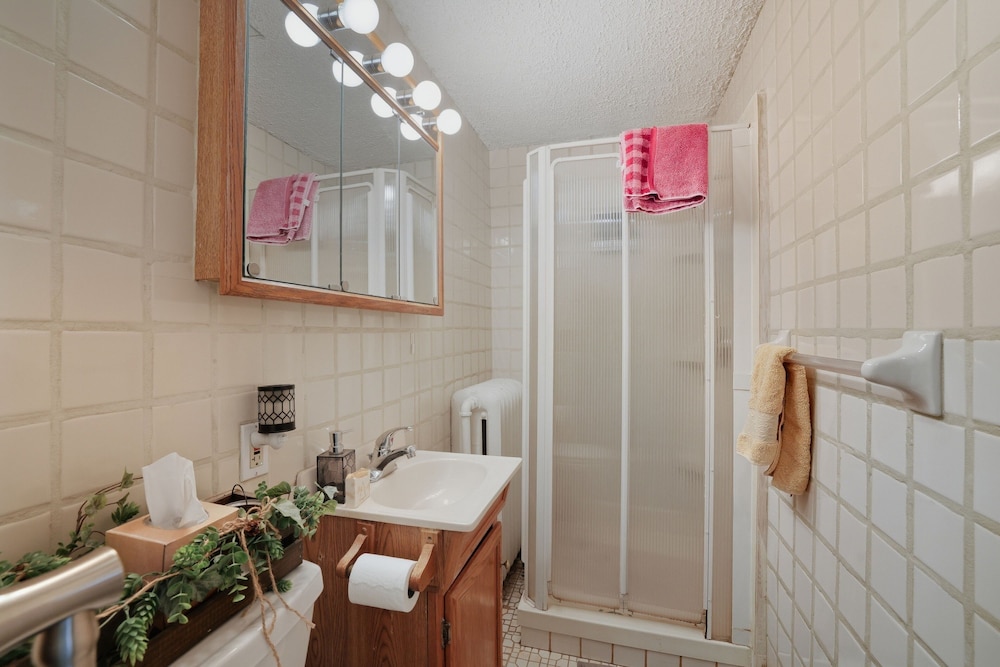 Charming St Paul Getaway 4 Bedroom Home