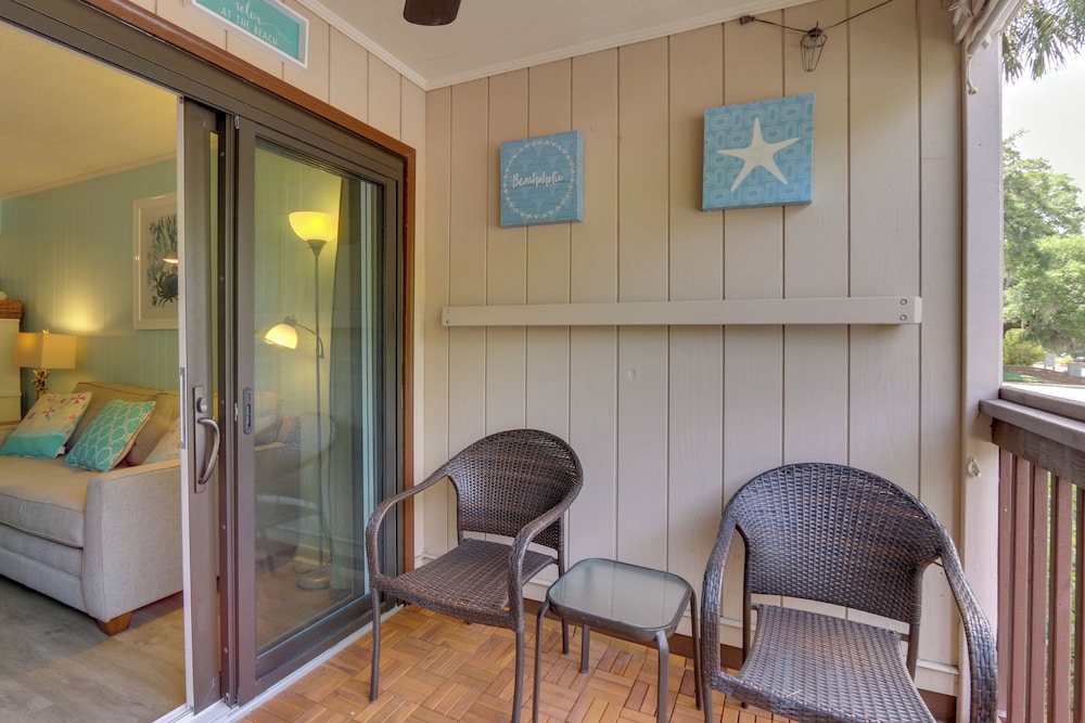 Steps to Beach, Coligny Plaza: Hilton Head Condo! view 5