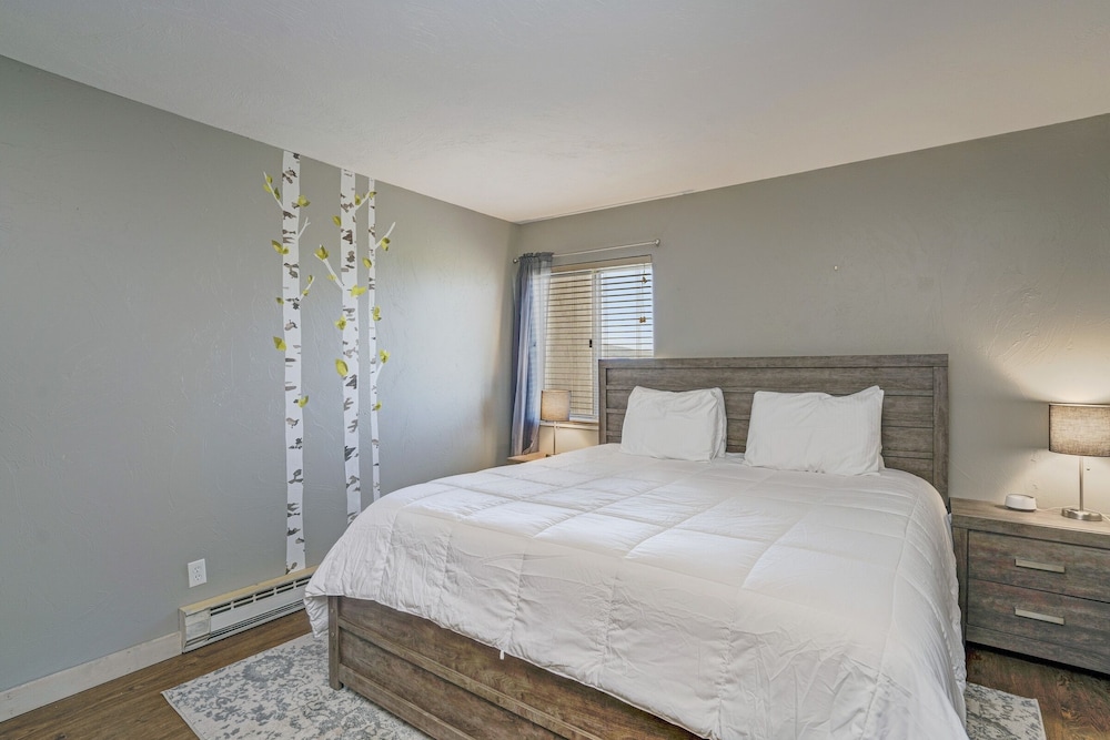 Ridgecrest 202 2 Bedroom Condo by RedAwning view 2