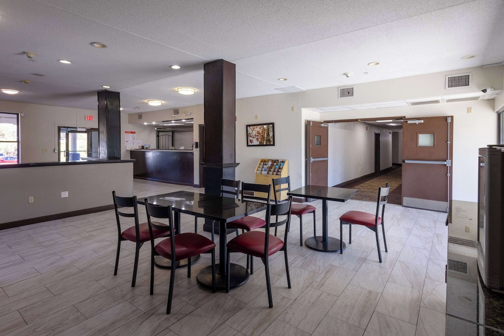 Clarion Pointe