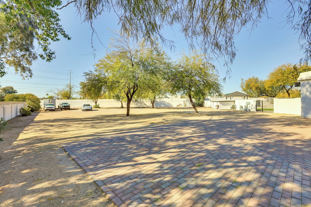 Luxury Scottsdale Home w/ Private Pool & Gas Grill