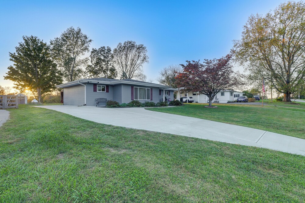 1/2 Mi to Creation Museum: Home w/ Large Yard!