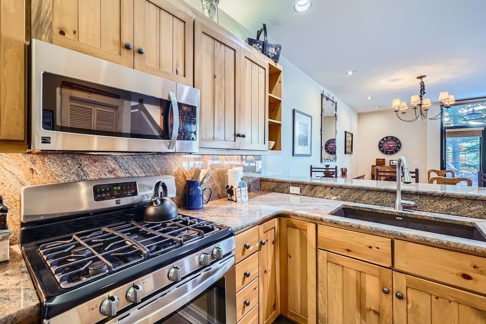 8712 Ski Tip Townhomes 3 Bedroom Townhouse