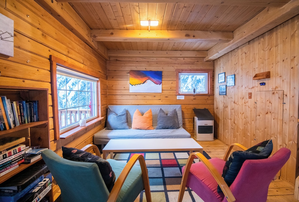 Little Atlin Lodge