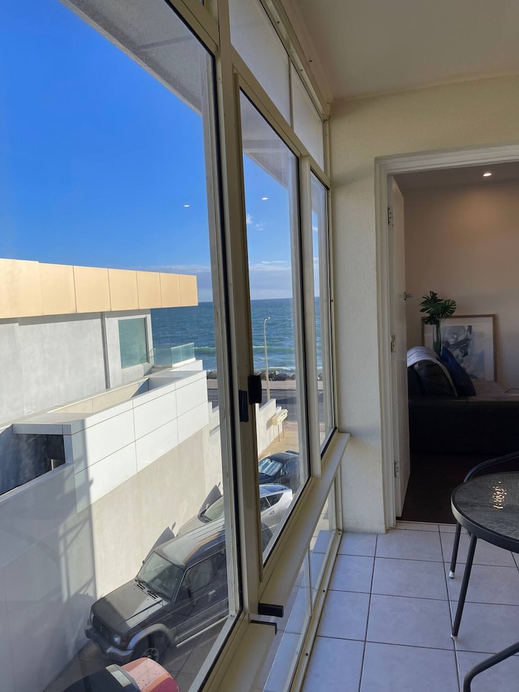 Unwind Esplanade Beach Escape no 10