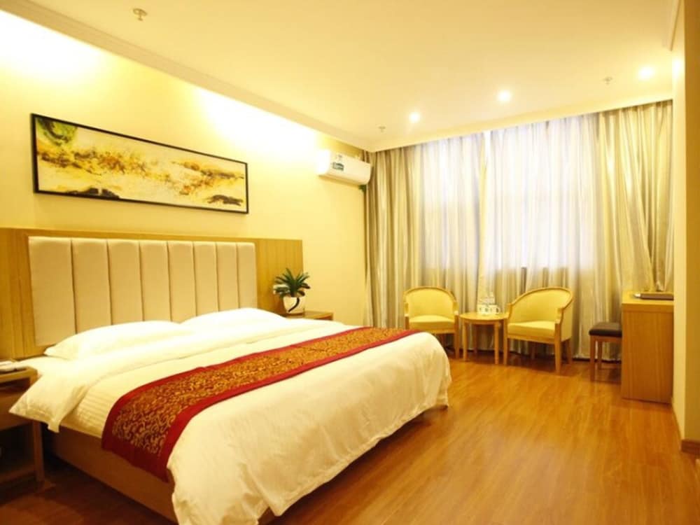 GreenTree Inn Yancheng Dongtai Huiyang Road Guofu Hotel