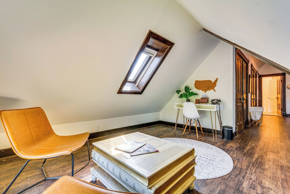 Walk to Main St: Eclectic Gem in Little Rock