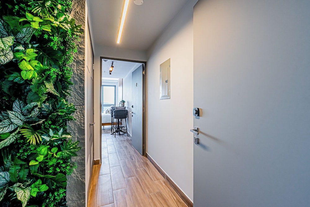 Centriqo by Wynwood house