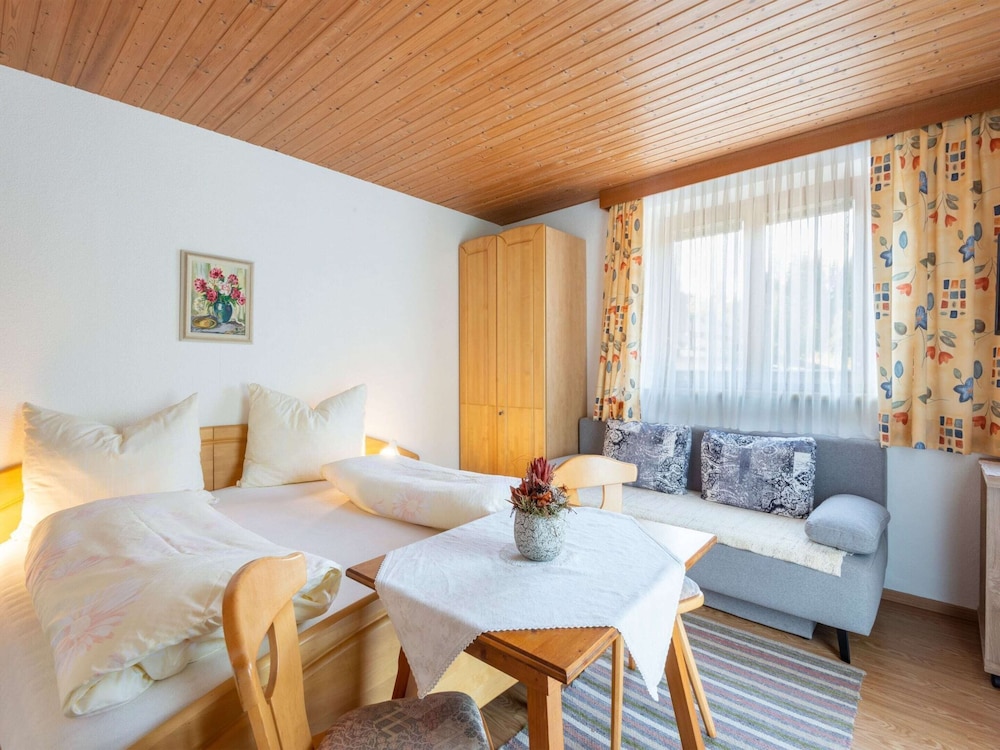 Apartment in Tyrol 100 m to the Mountain Railway