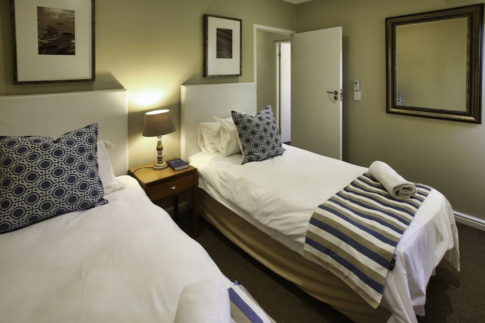 Ellefsen Golf Suite 103 Langebaan 4-slpr view 4