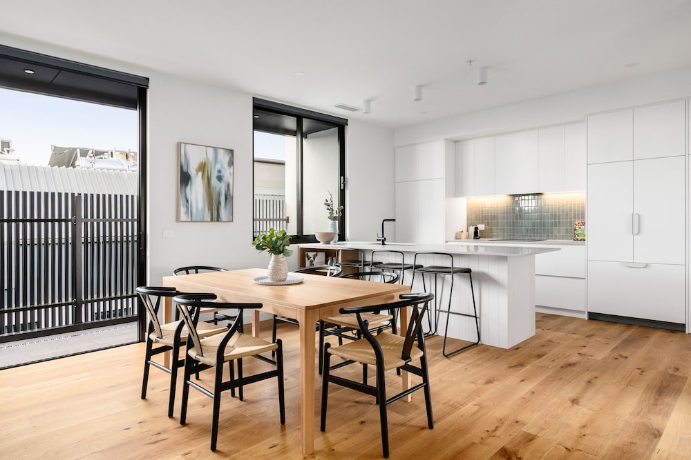 Docker St Elwood Apartments by UrbanRest