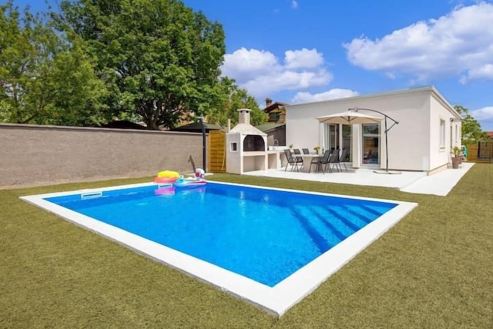 Villa Infinity