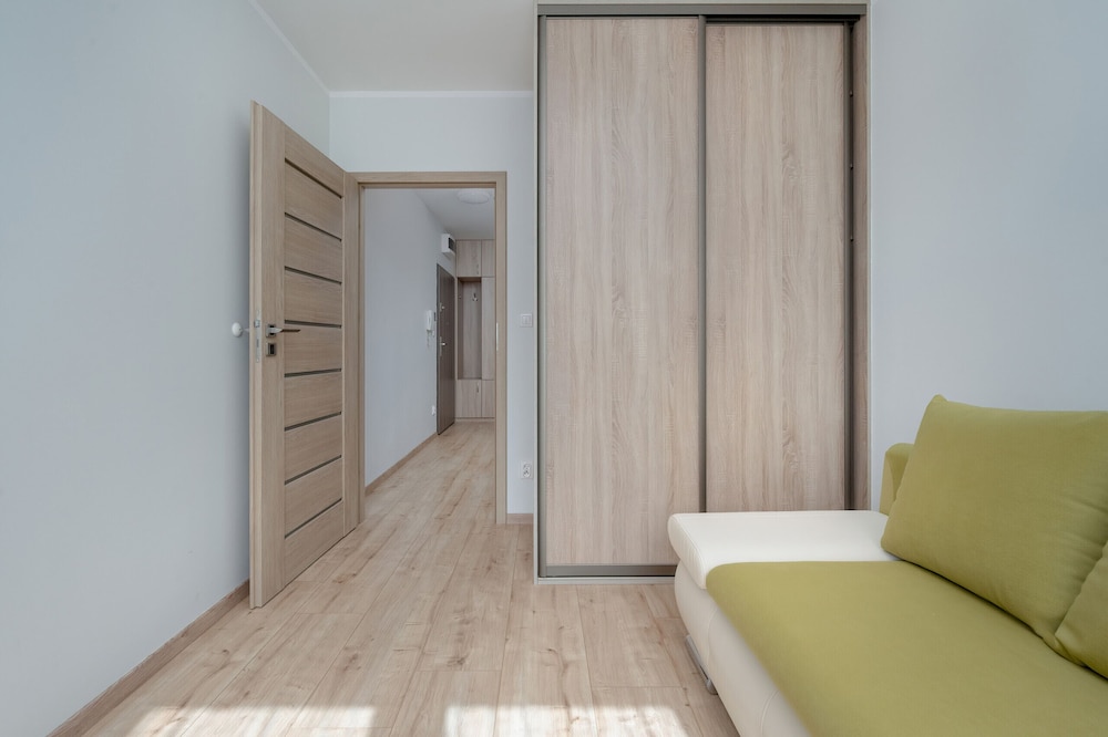 Bright Apartment With Balcony by Renters