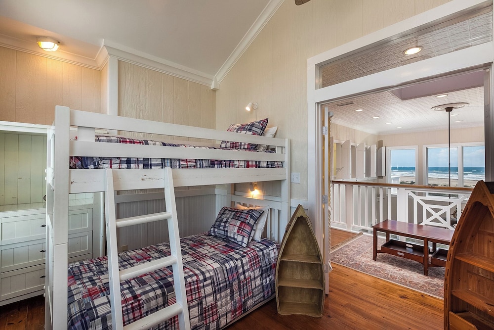 Breakers Pointe by Ryson Vacation Rentals