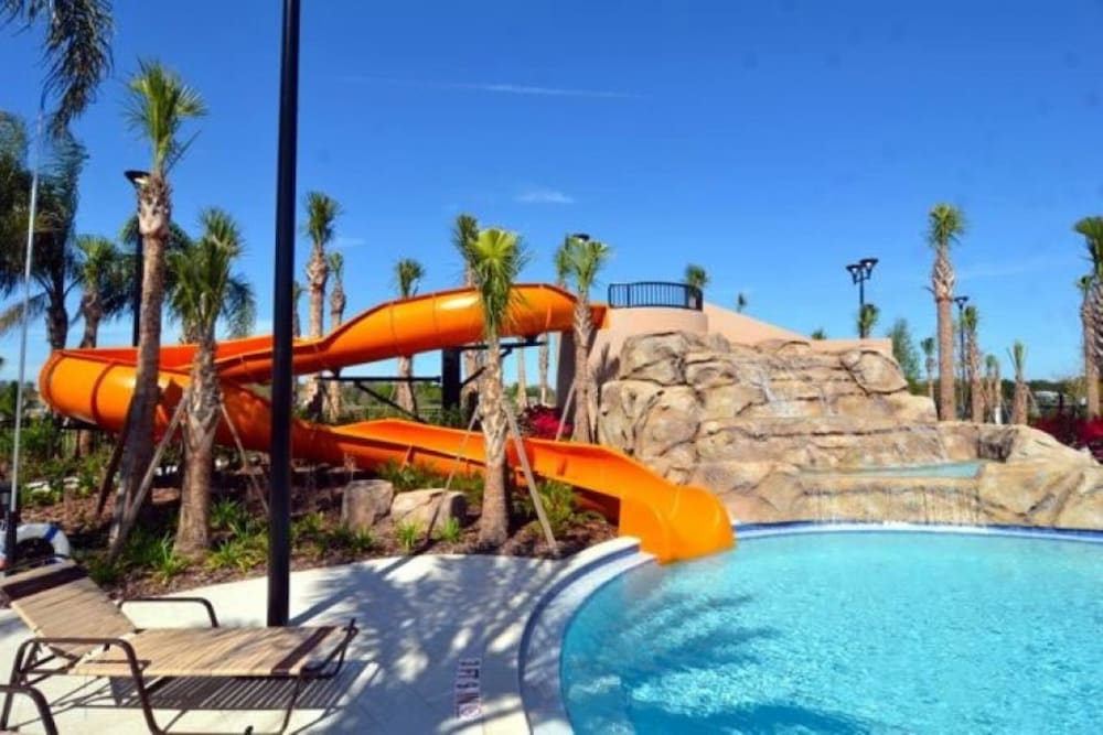 Solterra Swanky