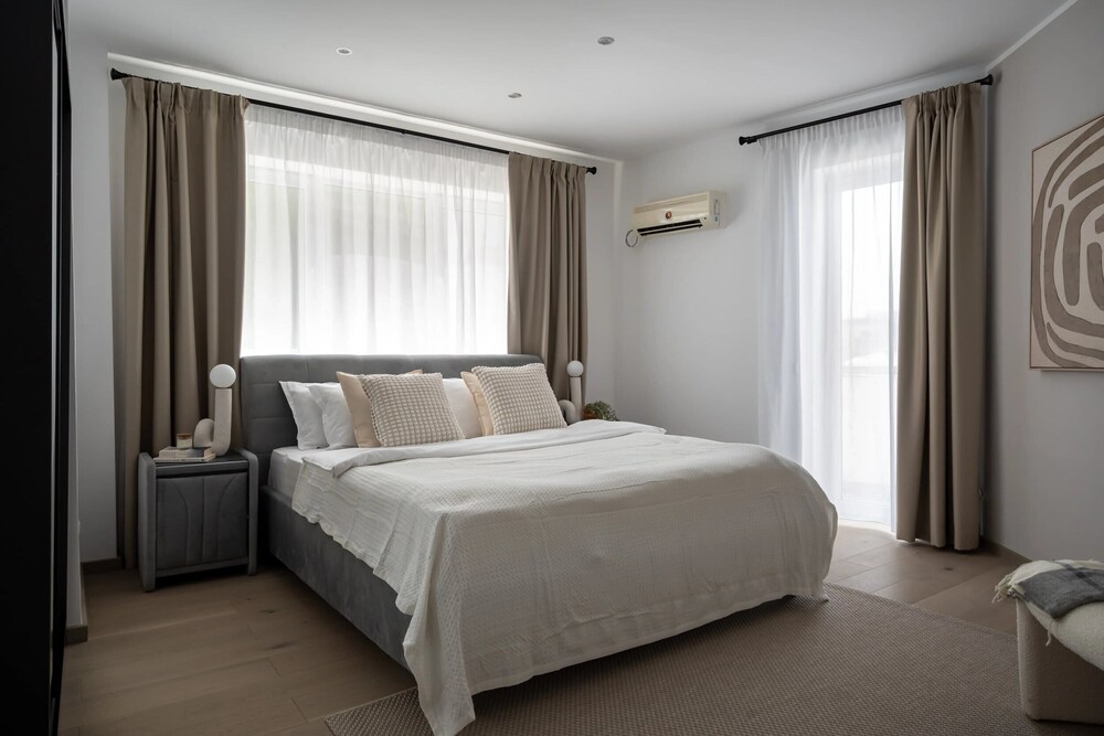 Grand 3BR Near Athenaeum Calea Victoriei