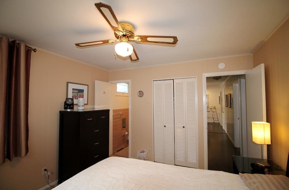 Country Club Drive 208