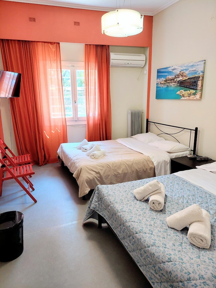 Family Apartment Near Acropolis With Roof Garden photo 5
