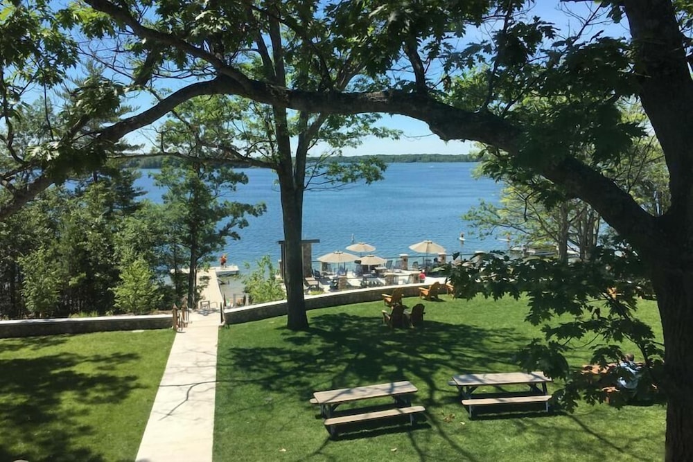 Hotel Stone Hotel & Cottages - Image 1