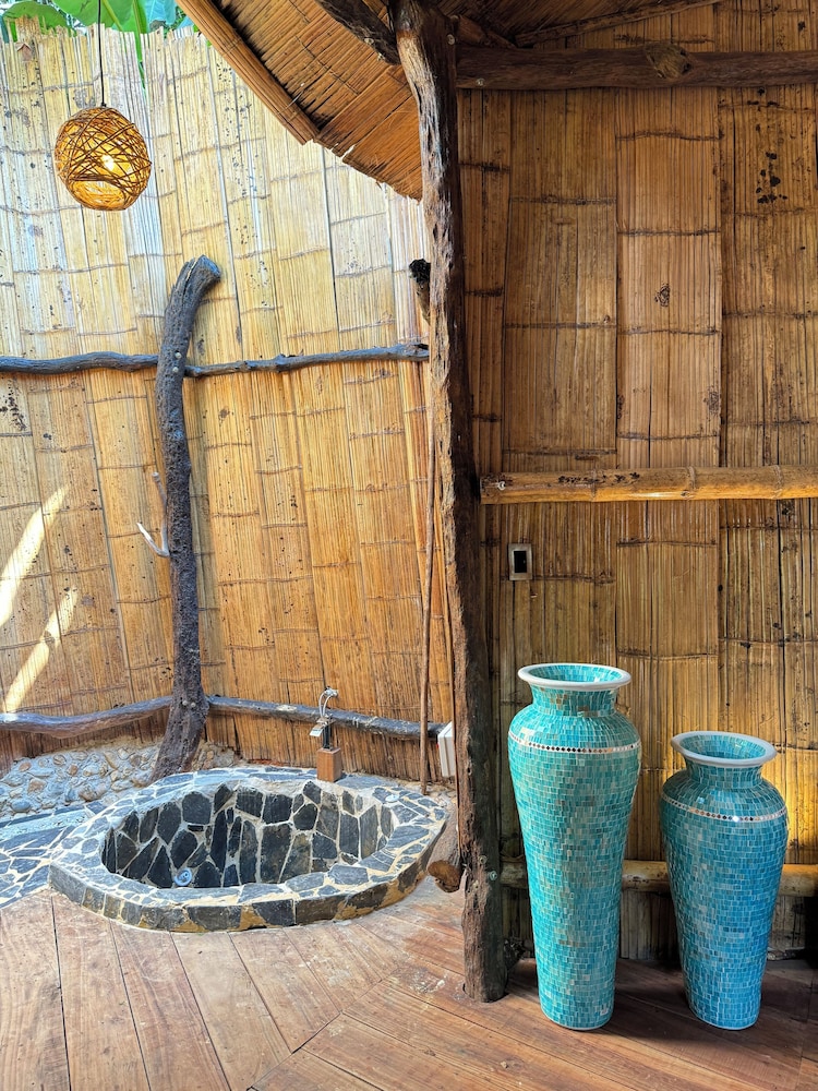 Akasha suites