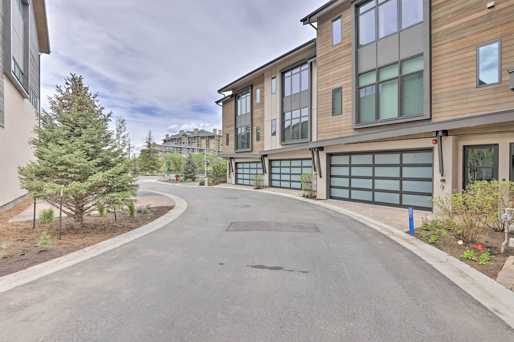 Luxurious Home, Walk to Beaver Creek Gondola! view 4