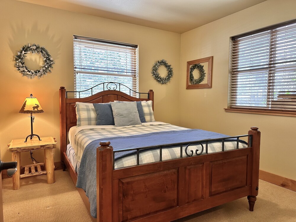 River Song Cabin 3 Bedroom Home