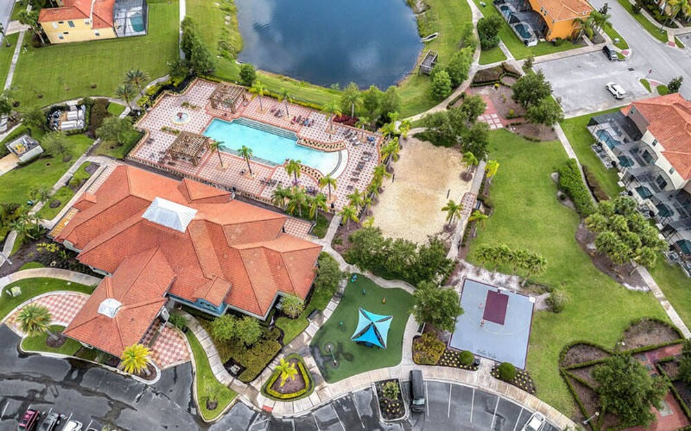 Spacious 12br Family Villa Near Disney Bella Vida