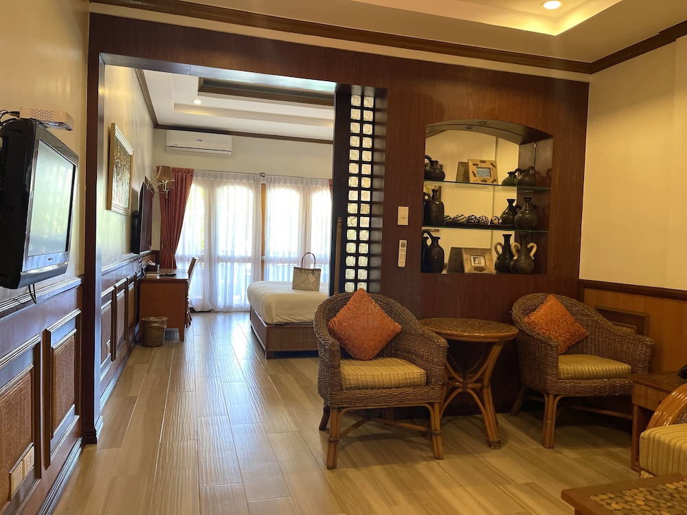Red Coconut Beach Hotel