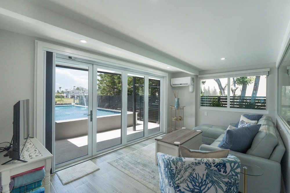 Curlew Beach Cottage