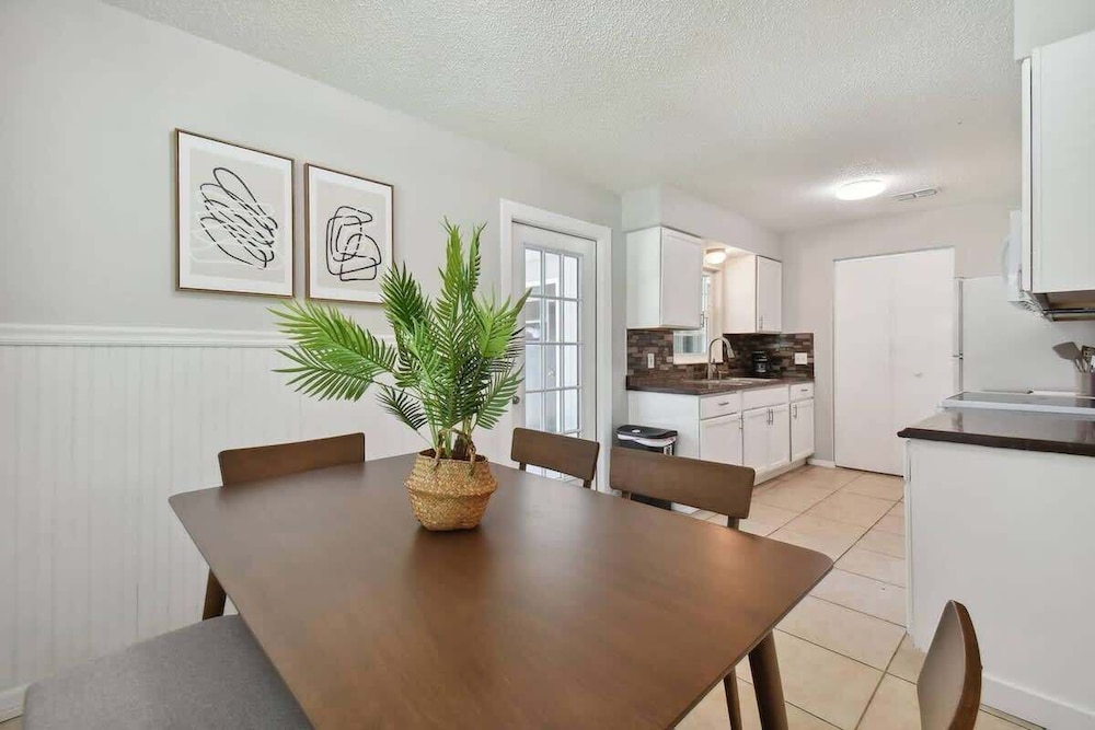 Comfortable Home in Dade City!