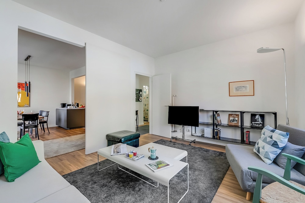Elegant Apartment