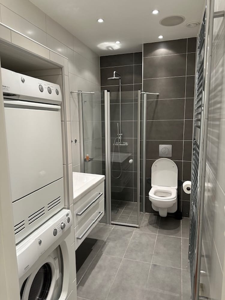 Luxury Apartment in City Hotspot