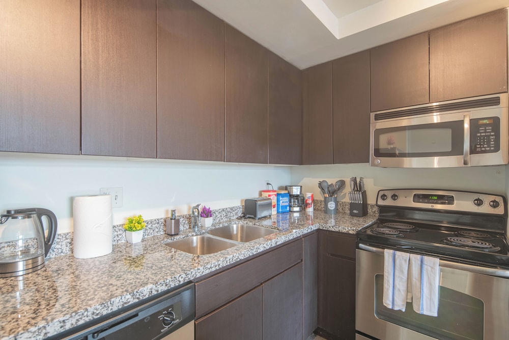ROVE LIVING/KL - Roosevelt Point