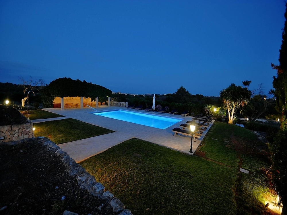 Exquisite Villa With Views
