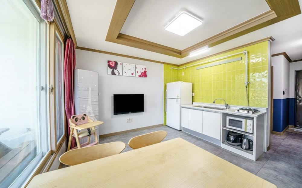 Geojedo Ocean View Dumo Mongdol Pension