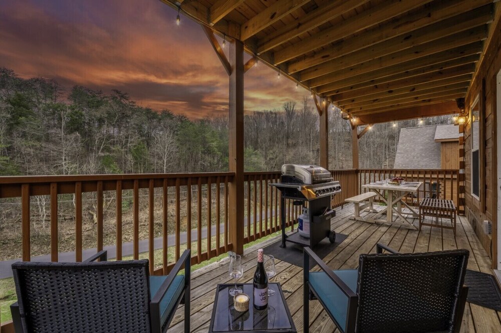 Rustic Mountain Retreat by Ghosal Luxury Lodging - Property Image 5