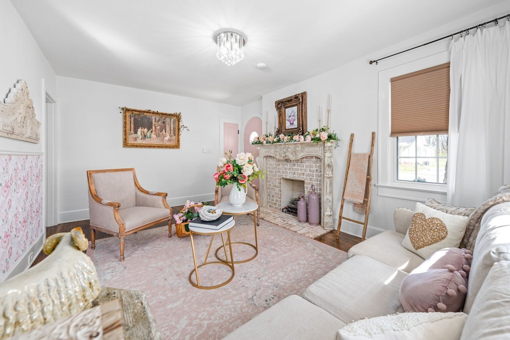 The Pink & Old Clarksville House